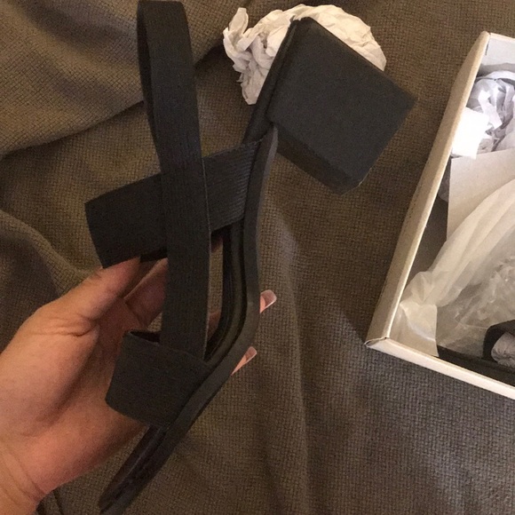 Urban outfitters black strappy heeled sandals - Picture 3 of 8